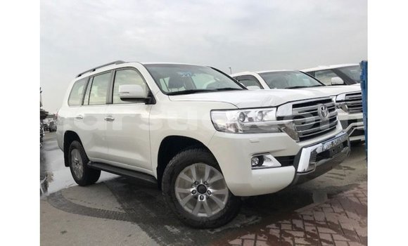 Buy Import Toyota Land Cruiser White Car in Import - Dubai in Barh el Gazel Buy Import Toyota Land Cruiser White Car in Import - Dubai in Barh el Gazel