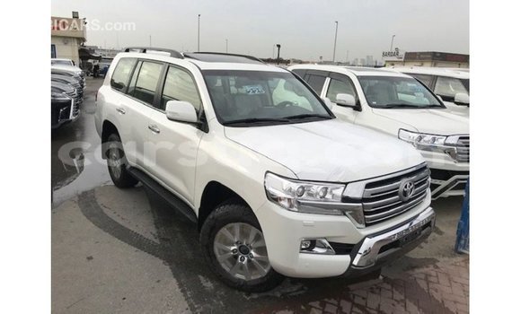 Buy Import Toyota Land Cruiser White Car in Import - Dubai in Barh el Gazel Buy Import Toyota Land Cruiser White Car in Import - Dubai in Barh el Gazel