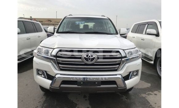 Buy Import Toyota Land Cruiser White Car in Import - Dubai in Barh el Gazel Buy Import Toyota Land Cruiser White Car in Import - Dubai in Barh el Gazel