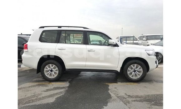 Buy Import Toyota Land Cruiser White Car in Import - Dubai in Barh el Gazel Buy Import Toyota Land Cruiser White Car in Import - Dubai in Barh el Gazel