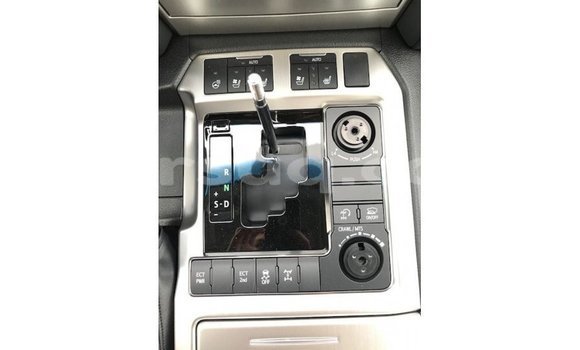 Buy Import Toyota Land Cruiser White Car in Import - Dubai in Barh el Gazel Buy Import Toyota Land Cruiser White Car in Import - Dubai in Barh el Gazel