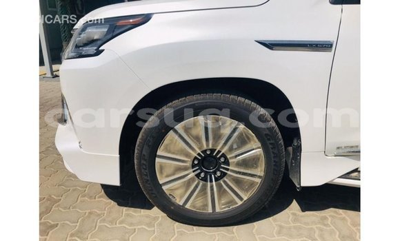 Acheter Import Voiture Lexus LX Blanc à Import - Dubai, Barh el Gazel Acheter Import Voiture Lexus LX Blanc à Import - Dubai, Barh el Gazel
