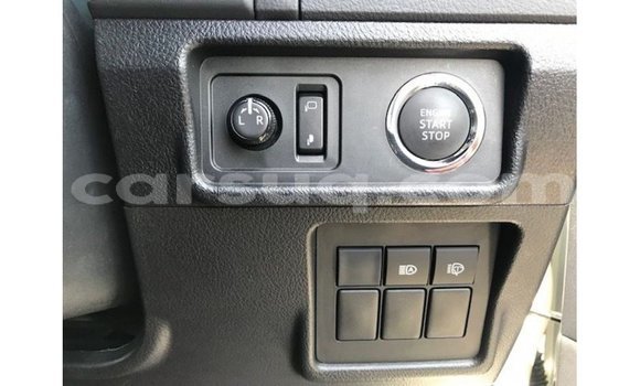 Acheter Import Voiture Toyota Prado Blanc à Import - Dubai, Barh el Gazel Acheter Import Voiture Toyota Prado Blanc à Import - Dubai, Barh el Gazel