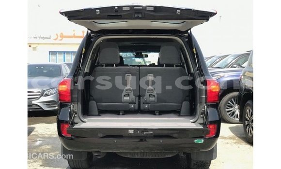 Acheter Import Voiture Toyota Land Cruiser Noir à Import - Dubai, Barh el Gazel Acheter Import Voiture Toyota Land Cruiser Noir à Import - Dubai, Barh el Gazel