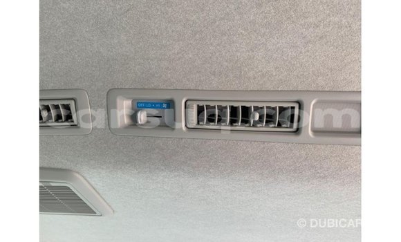 Acheter Import Voiture Toyota Hiace Blanc à Import - Dubai, Barh el Gazel Acheter Import Voiture Toyota Hiace Blanc à Import - Dubai, Barh el Gazel