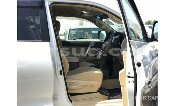 Acheter Import Voiture Toyota Prado Blanc à Import - Dubai, Barh el Gazel Acheter Import Voiture Toyota Prado Blanc à Import - Dubai, Barh el Gazel