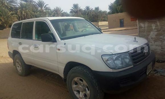Acheter Occasion Voiture Toyota Land Cruiser Blanc à Moundou au Tchad Acheter Occasion Voiture Toyota Land Cruiser Blanc à Moundou au Tchad