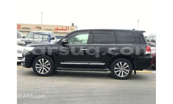 Acheter Import Voiture Toyota Land Cruiser Noir à Import - Dubai, Barh el Gazel Acheter Import Voiture Toyota Land Cruiser Noir à Import - Dubai, Barh el Gazel