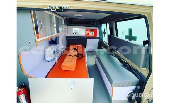 Buy Import Toyota Land Cruiser Beige Car in Import - Dubai in Barh el Gazel Buy Import Toyota Land Cruiser Beige Car in Import - Dubai in Barh el Gazel