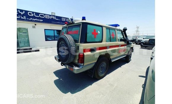 Buy Import Toyota Land Cruiser Beige Car in Import - Dubai in Barh el Gazel Buy Import Toyota Land Cruiser Beige Car in Import - Dubai in Barh el Gazel