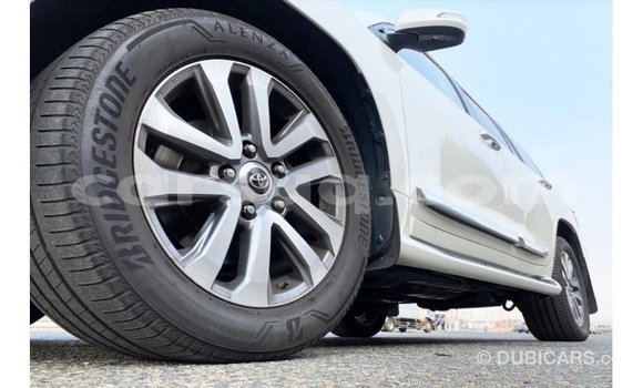 Acheter Import Voiture Toyota Land Cruiser Blanc à Import - Dubai, Barh el Gazel Acheter Import Voiture Toyota Land Cruiser Blanc à Import - Dubai, Barh el Gazel