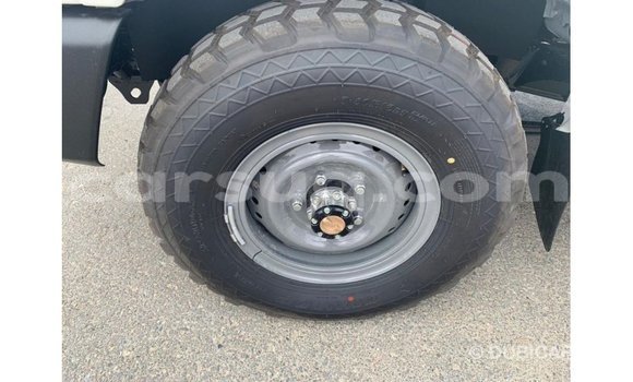 Buy Import Toyota Land Cruiser White Car in Import - Dubai in Barh el Gazel Buy Import Toyota Land Cruiser White Car in Import - Dubai in Barh el Gazel