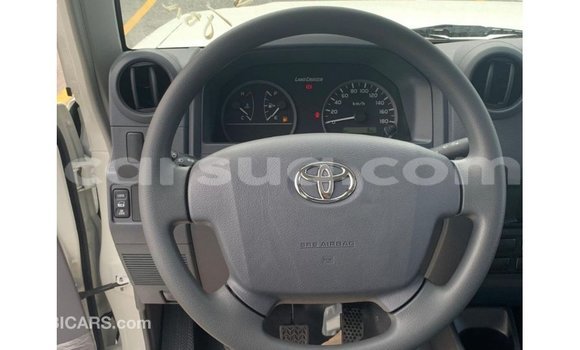Buy Import Toyota Land Cruiser White Car in Import - Dubai in Barh el Gazel Buy Import Toyota Land Cruiser White Car in Import - Dubai in Barh el Gazel