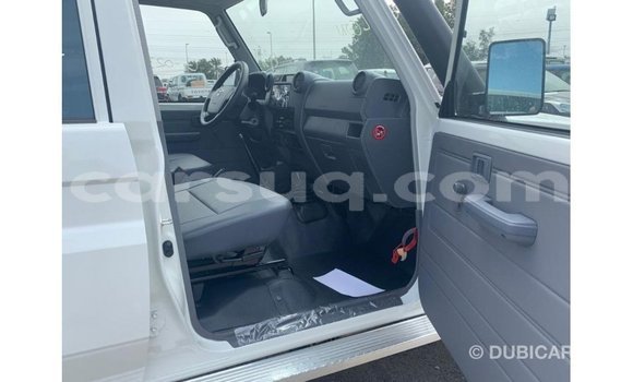 Buy Import Toyota Land Cruiser White Car in Import - Dubai in Barh el Gazel Buy Import Toyota Land Cruiser White Car in Import - Dubai in Barh el Gazel