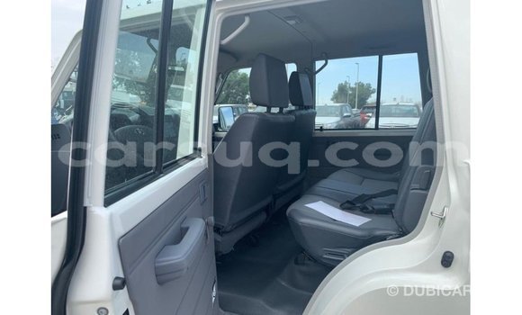 Buy Import Toyota Land Cruiser White Car in Import - Dubai in Barh el Gazel Buy Import Toyota Land Cruiser White Car in Import - Dubai in Barh el Gazel
