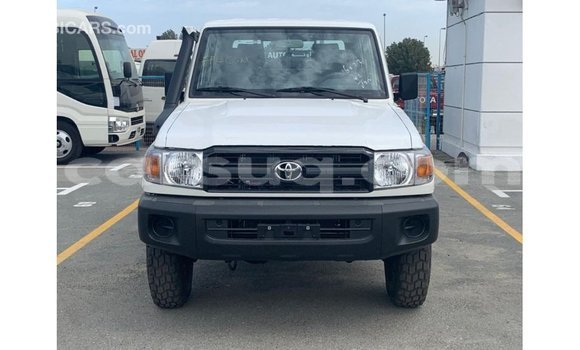 Buy Import Toyota Land Cruiser White Car in Import - Dubai in Barh el Gazel Buy Import Toyota Land Cruiser White Car in Import - Dubai in Barh el Gazel