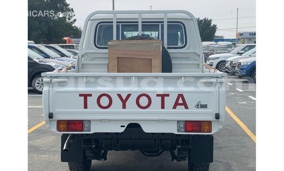 Buy Import Toyota Land Cruiser White Car in Import - Dubai in Barh el Gazel Buy Import Toyota Land Cruiser White Car in Import - Dubai in Barh el Gazel