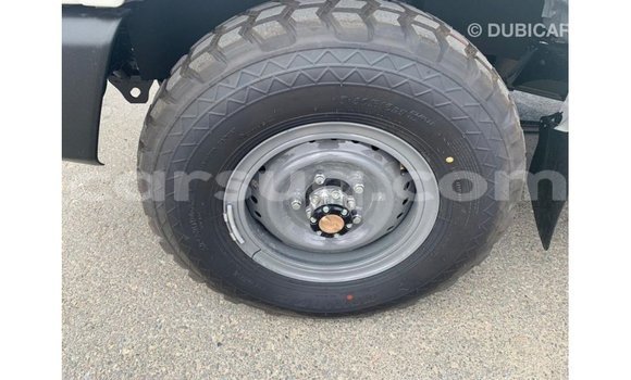 Buy Import Toyota Land Cruiser White Car in Import - Dubai in Barh el Gazel Buy Import Toyota Land Cruiser White Car in Import - Dubai in Barh el Gazel