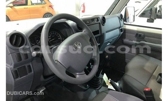 Buy Import Toyota Land Cruiser White Car in Import - Dubai in Barh el Gazel Buy Import Toyota Land Cruiser White Car in Import - Dubai in Barh el Gazel