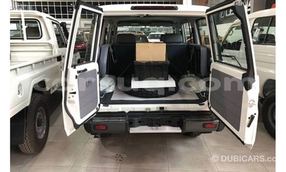 Buy Import Toyota Land Cruiser White Car in Import - Dubai in Barh el Gazel Buy Import Toyota Land Cruiser White Car in Import - Dubai in Barh el Gazel