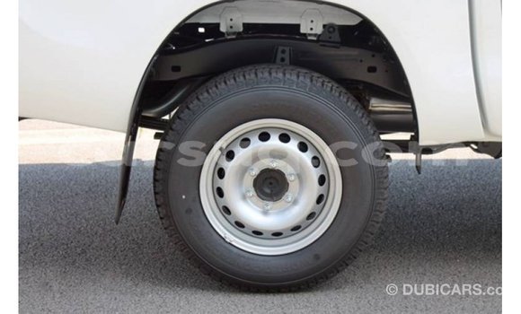 Acheter Import Voiture Toyota Hilux Blanc à Import - Dubai, Barh el Gazel Acheter Import Voiture Toyota Hilux Blanc à Import - Dubai, Barh el Gazel