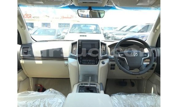 Acheter Import Voiture Toyota Land Cruiser Bleu à Import - Dubai, Barh el Gazel Acheter Import Voiture Toyota Land Cruiser Bleu à Import - Dubai, Barh el Gazel