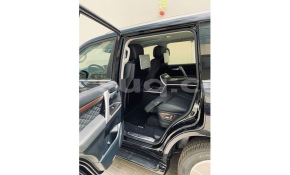 Buy Import Toyota Land Cruiser Black Car in Import - Dubai in Barh el Gazel Buy Import Toyota Land Cruiser Black Car in Import - Dubai in Barh el Gazel