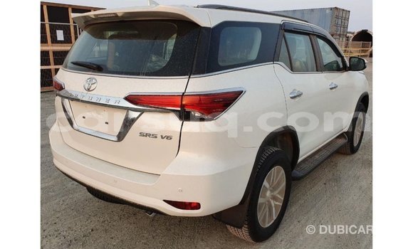 Acheter Import Voiture Toyota Fortuner Blanc à Import - Dubai, Barh el Gazel Acheter Import Voiture Toyota Fortuner Blanc à Import - Dubai, Barh el Gazel
