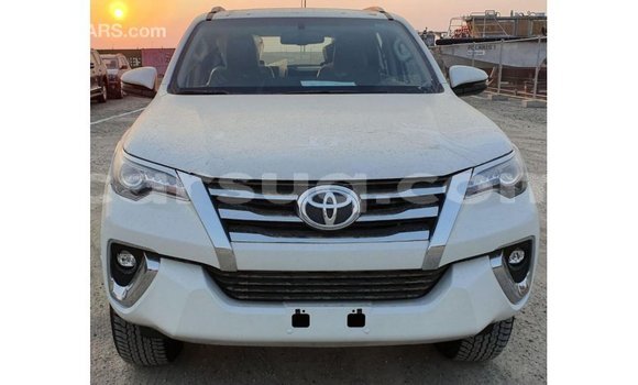 Acheter Import Voiture Toyota Fortuner Blanc à Import - Dubai, Barh el Gazel Acheter Import Voiture Toyota Fortuner Blanc à Import - Dubai, Barh el Gazel