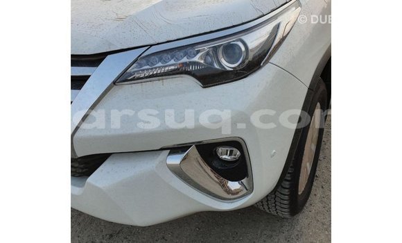 Acheter Import Voiture Toyota Fortuner Blanc à Import - Dubai, Barh el Gazel Acheter Import Voiture Toyota Fortuner Blanc à Import - Dubai, Barh el Gazel
