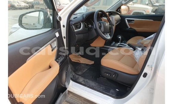 Acheter Import Voiture Toyota Fortuner Blanc à Import - Dubai, Barh el Gazel Acheter Import Voiture Toyota Fortuner Blanc à Import - Dubai, Barh el Gazel