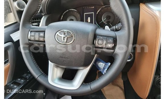 Acheter Import Voiture Toyota Fortuner Blanc à Import - Dubai, Barh el Gazel Acheter Import Voiture Toyota Fortuner Blanc à Import - Dubai, Barh el Gazel
