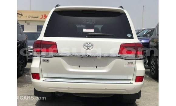 Acheter Import Voiture Toyota Land Cruiser Blanc à Import - Dubai, Barh el Gazel Acheter Import Voiture Toyota Land Cruiser Blanc à Import - Dubai, Barh el Gazel