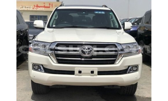 Acheter Import Voiture Toyota Land Cruiser Blanc à Import - Dubai, Barh el Gazel Acheter Import Voiture Toyota Land Cruiser Blanc à Import - Dubai, Barh el Gazel