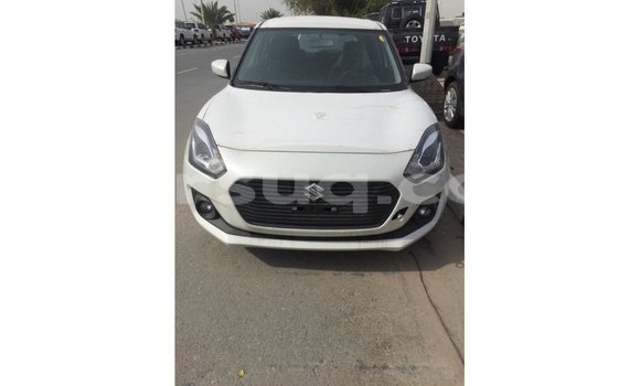 Acheter Import Voiture Suzuki Swift Blanc à Import - Dubai, Barh el Gazel