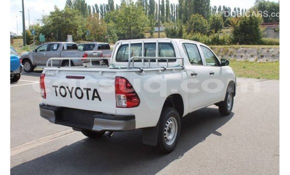 Buy Import Toyota Hilux White Car in Import - Dubai in Barh el Gazel Buy Import Toyota Hilux White Car in Import - Dubai in Barh el Gazel