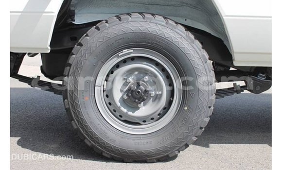 Buy Import Toyota Land Cruiser White Car in Import - Dubai in Barh el Gazel Buy Import Toyota Land Cruiser White Car in Import - Dubai in Barh el Gazel