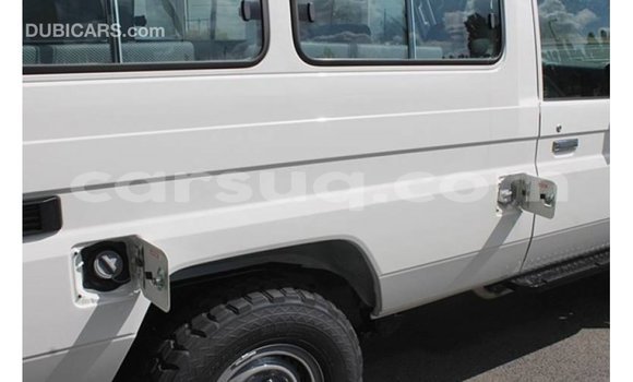 Buy Import Toyota Land Cruiser White Car in Import - Dubai in Barh el Gazel Buy Import Toyota Land Cruiser White Car in Import - Dubai in Barh el Gazel