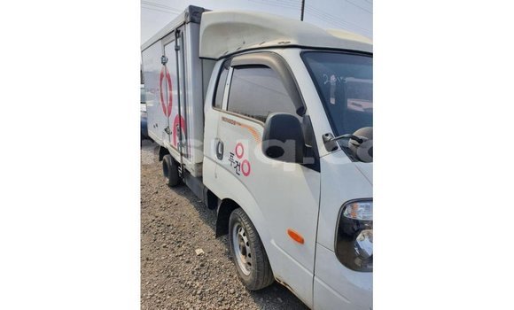 Acheter Import Voiture Kia Carens Blanc à Import - Dubai, Barh el Gazel Acheter Import Voiture Kia Carens Blanc à Import - Dubai, Barh el Gazel