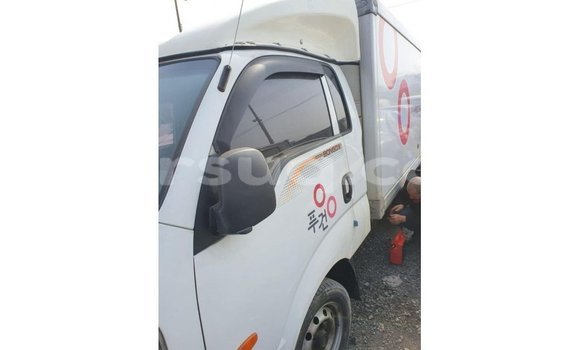 Acheter Import Voiture Kia Carens Blanc à Import - Dubai, Barh el Gazel Acheter Import Voiture Kia Carens Blanc à Import - Dubai, Barh el Gazel