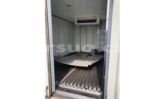 Acheter Import Voiture Kia Carens Blanc à Import - Dubai, Barh el Gazel Acheter Import Voiture Kia Carens Blanc à Import - Dubai, Barh el Gazel