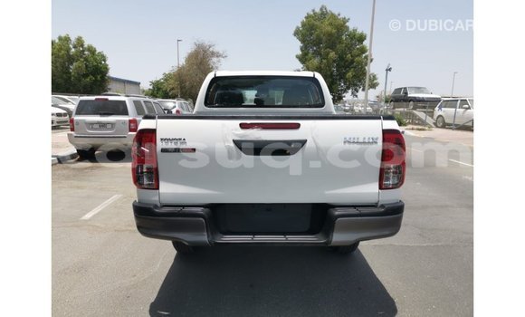 Acheter Import Voiture Toyota Hilux Blanc à Import - Dubai, Barh el Gazel Acheter Import Voiture Toyota Hilux Blanc à Import - Dubai, Barh el Gazel