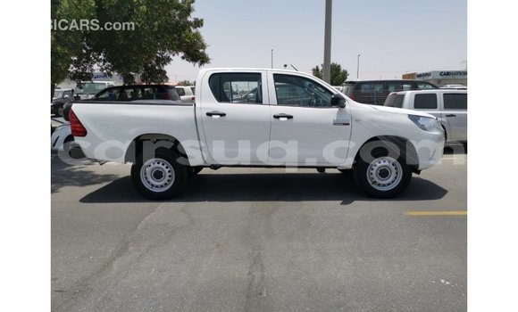 Acheter Import Voiture Toyota Hilux Blanc à Import - Dubai, Barh el Gazel Acheter Import Voiture Toyota Hilux Blanc à Import - Dubai, Barh el Gazel