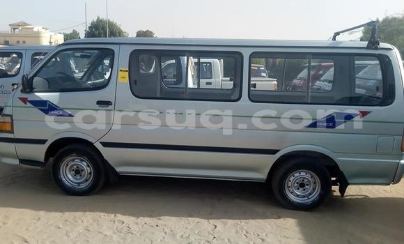 Buy Used Toyota Hiace Blue Car in N'Djamena in Chari-Baguirmi Buy Used Toyota Hiace Blue Car in N'Djamena in Chari-Baguirmi