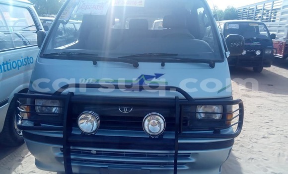 Buy Used Toyota Hiace Blue Car in N'Djamena in Chari-Baguirmi Buy Used Toyota Hiace Blue Car in N'Djamena in Chari-Baguirmi