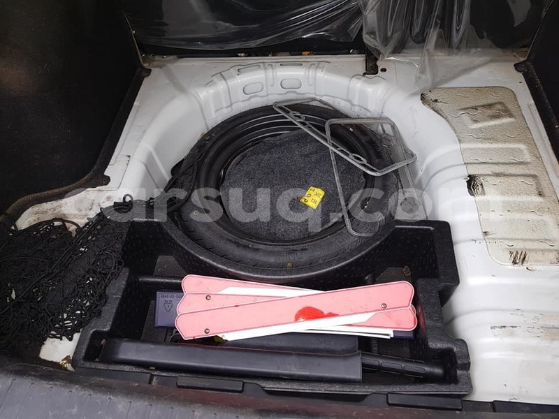 Big with watermark hyundai verna chari baguirmi n djamena 3248