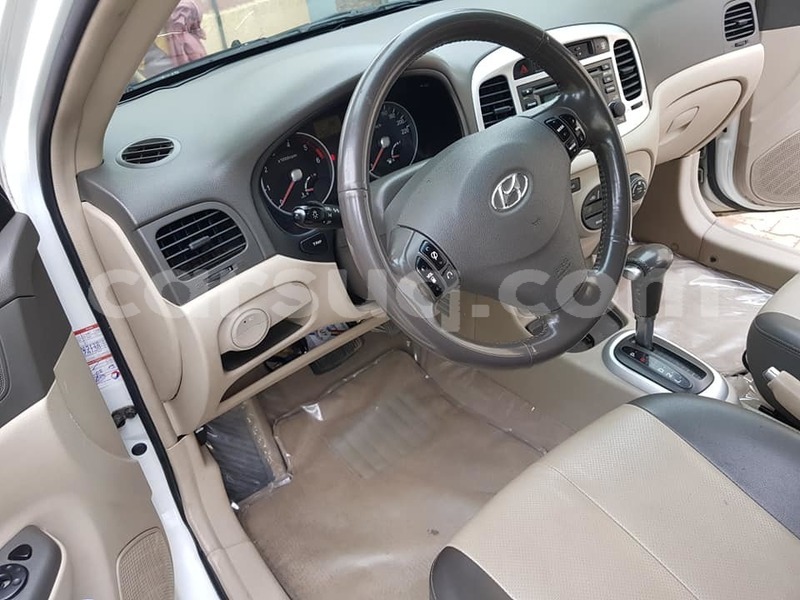 Big with watermark hyundai verna chari baguirmi n djamena 3248