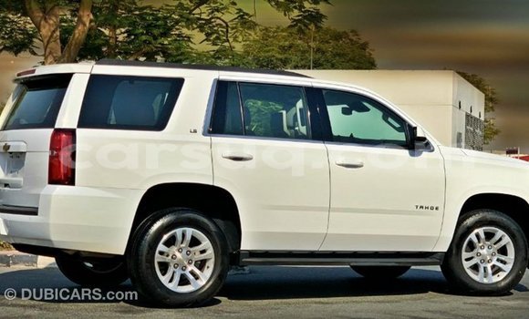 Acheter Import Voiture Chevrolet Tahoe Blanc à Import - Dubai, Barh el Gazel Acheter Import Voiture Chevrolet Tahoe Blanc à Import - Dubai, Barh el Gazel