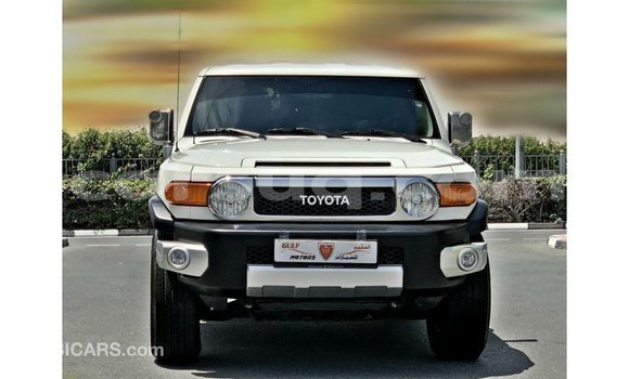 Acheter Import Voiture Toyota FJ Cruiser Blanc à Import - Dubai, Barh el Gazel Acheter Import Voiture Toyota FJ Cruiser Blanc à Import - Dubai, Barh el Gazel