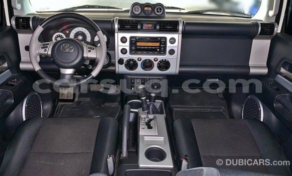 Acheter Import Voiture Toyota FJ Cruiser Blanc à Import - Dubai, Barh el Gazel Acheter Import Voiture Toyota FJ Cruiser Blanc à Import - Dubai, Barh el Gazel